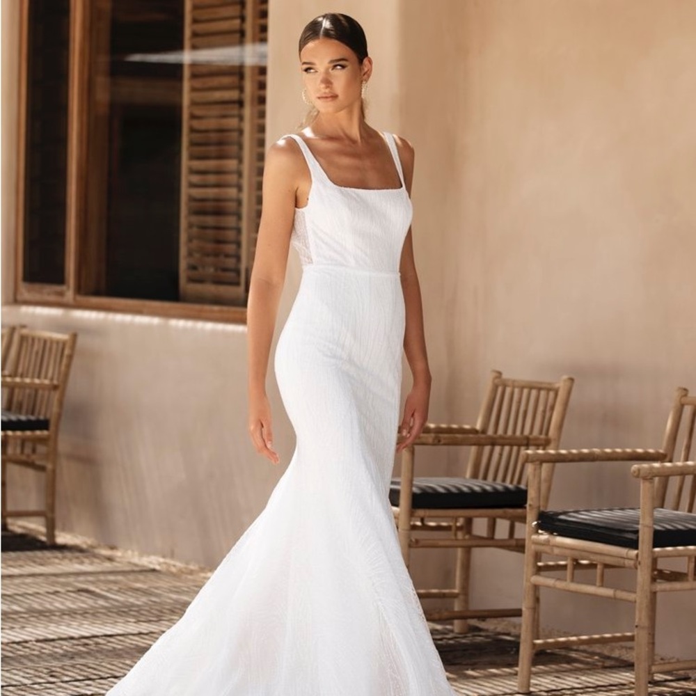 Jane Hill Goldie Gown from Adore Collection Size 12 Sample